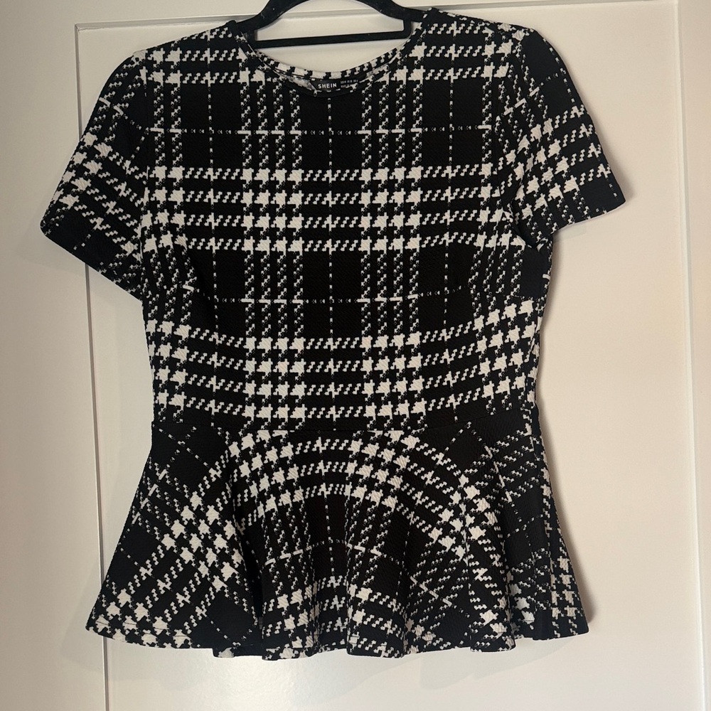 Women’s  Black and White Plaid Peplum Tunic Top